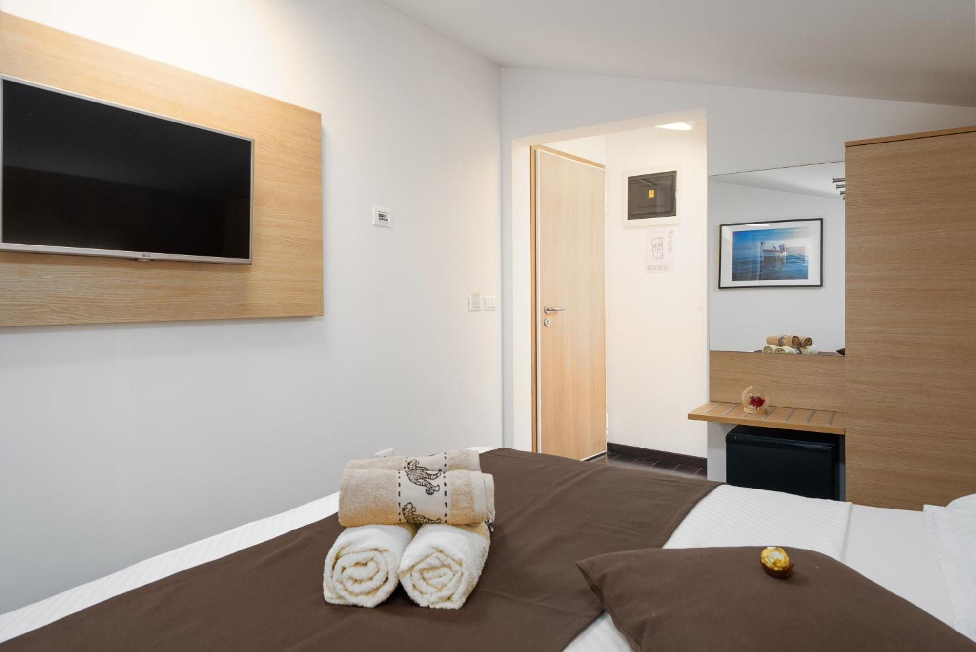 Boutique Wrungel Hotel Vrsar Bagian luar foto