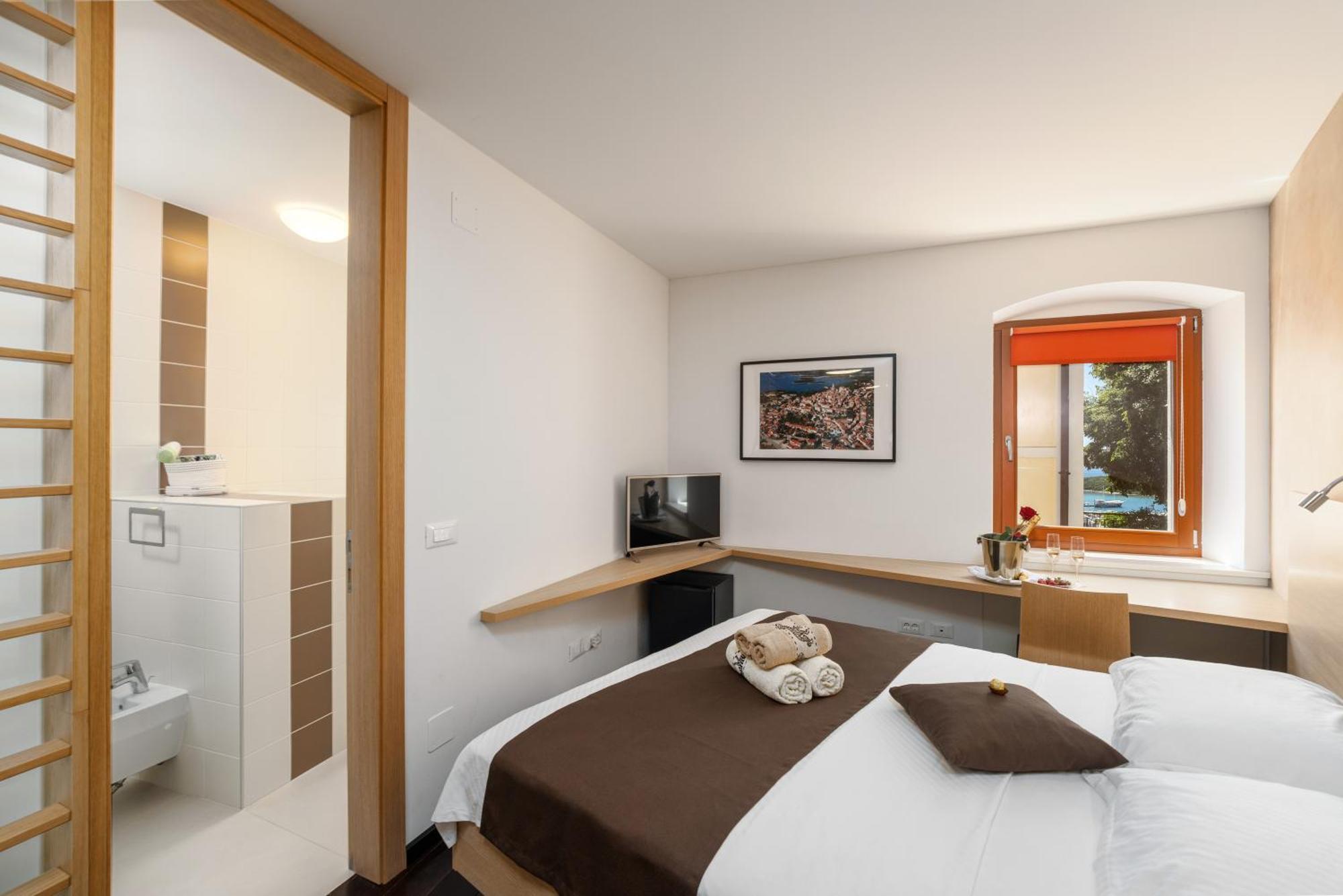 Boutique Wrungel Hotel Vrsar Bagian luar foto