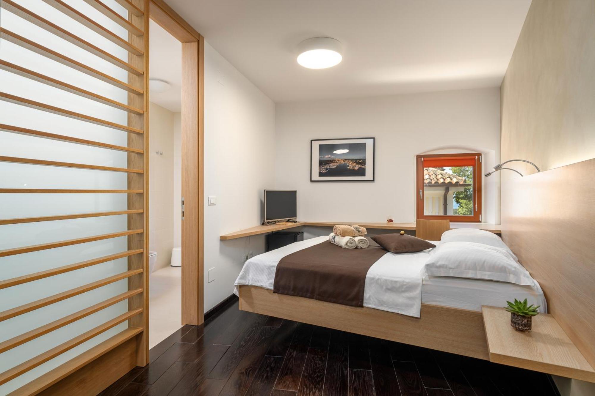 Boutique Wrungel Hotel Vrsar Bagian luar foto