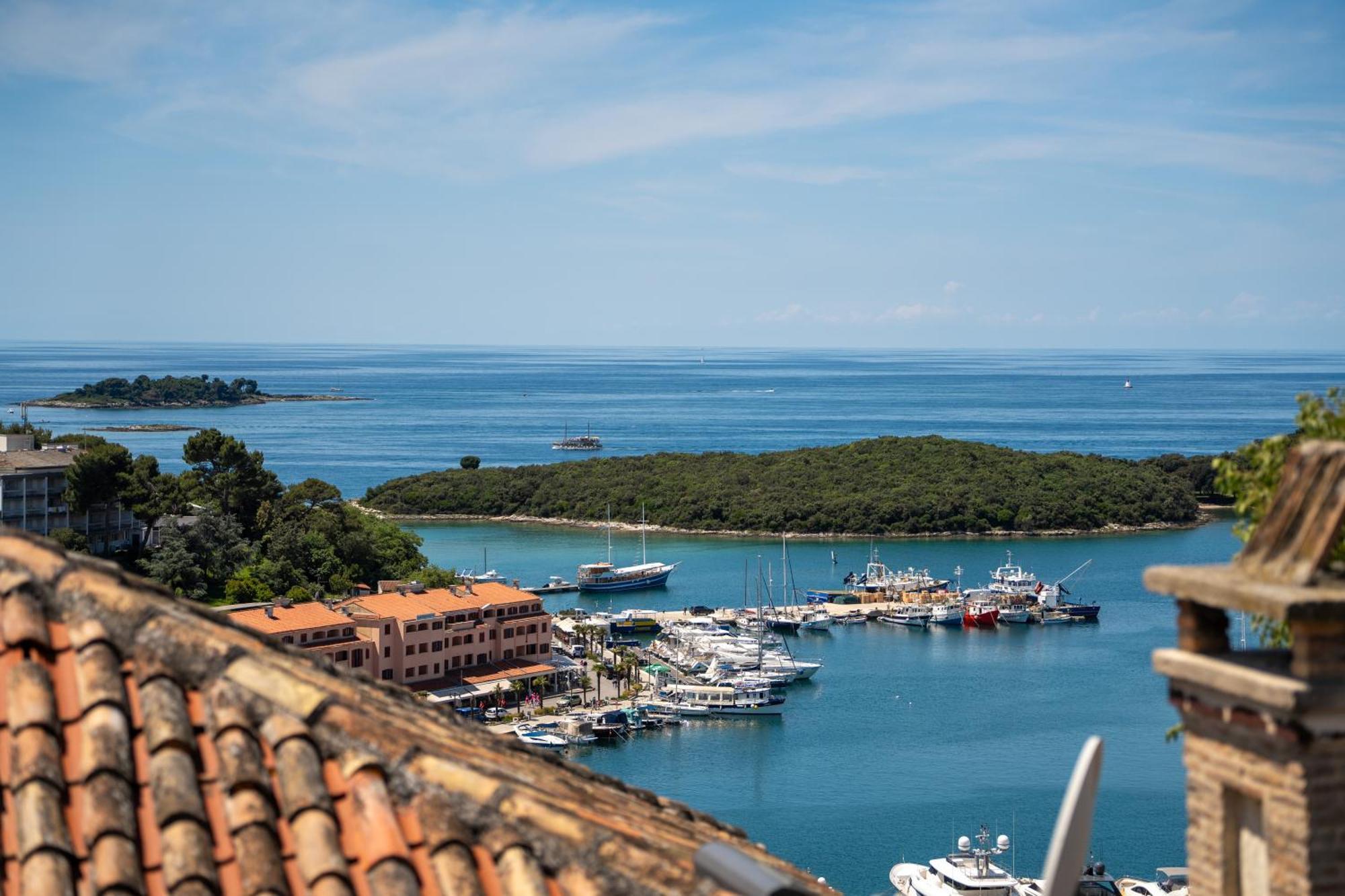 Boutique Wrungel Hotel Vrsar Bagian luar foto