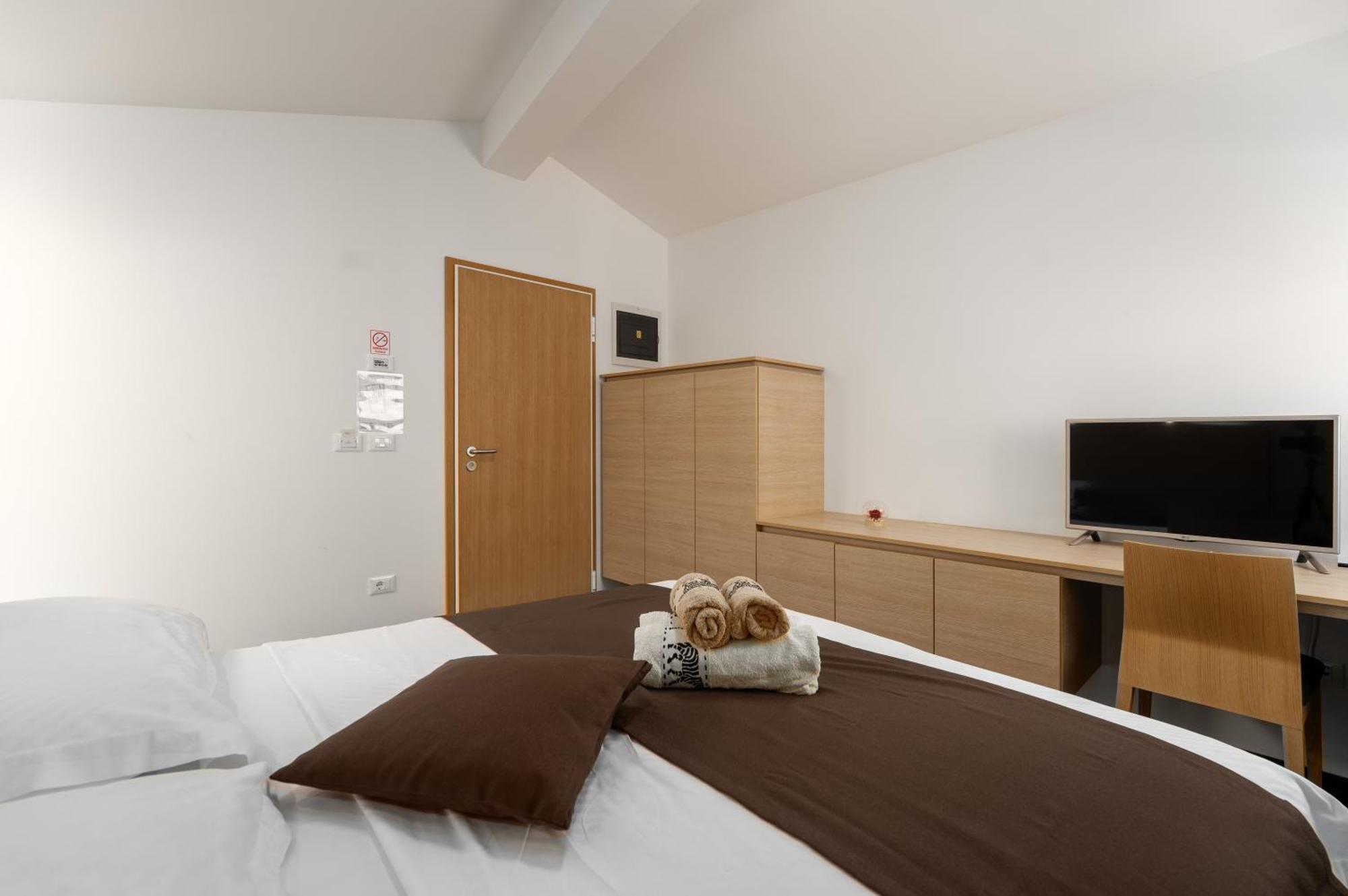 Boutique Wrungel Hotel Vrsar Bagian luar foto