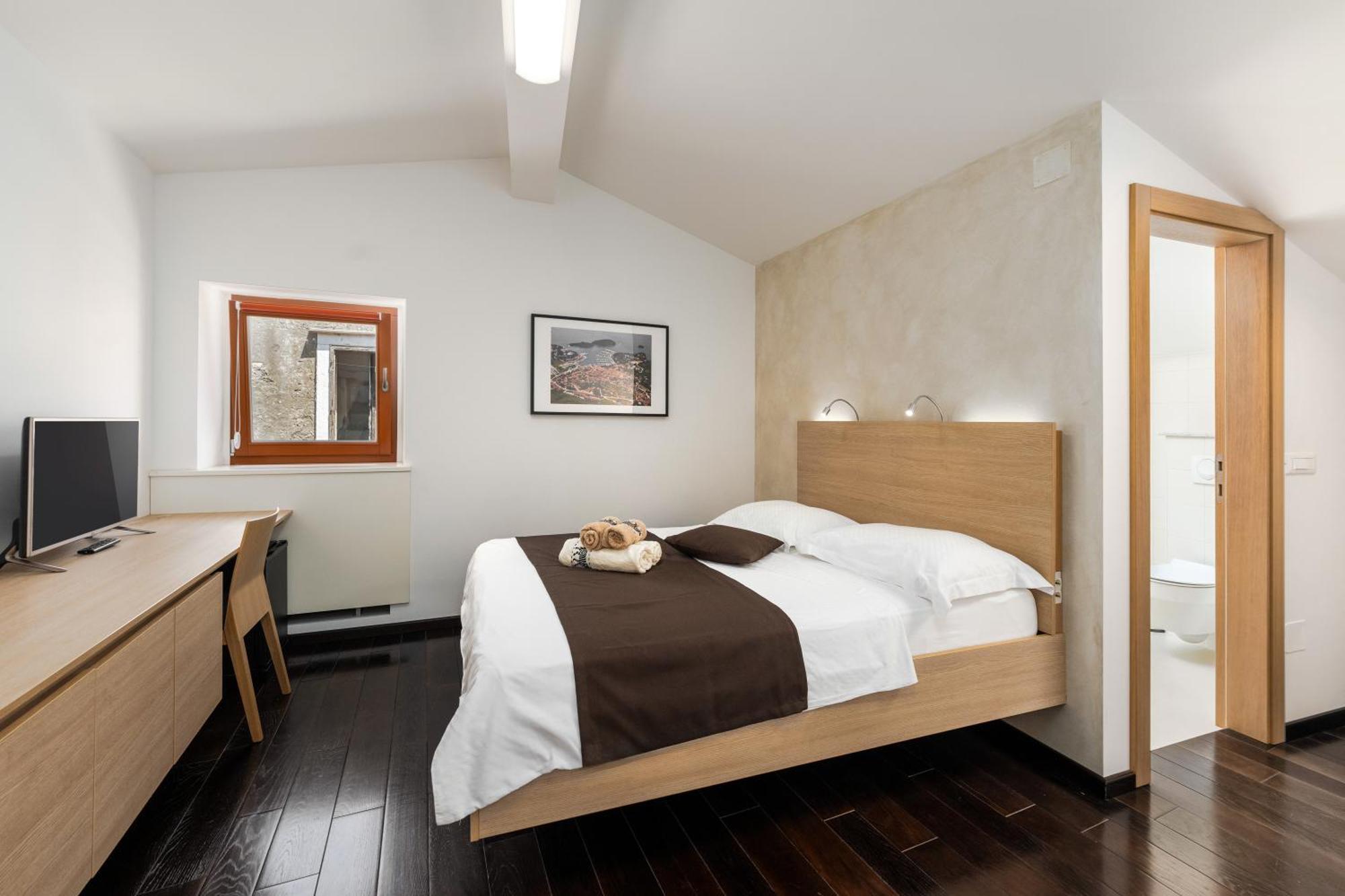 Boutique Wrungel Hotel Vrsar Bagian luar foto