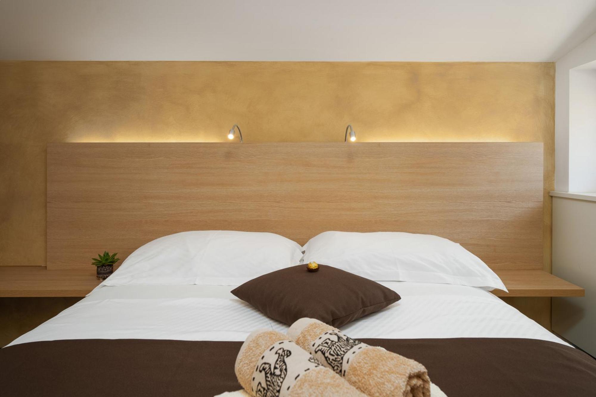 Boutique Wrungel Hotel Vrsar Bagian luar foto